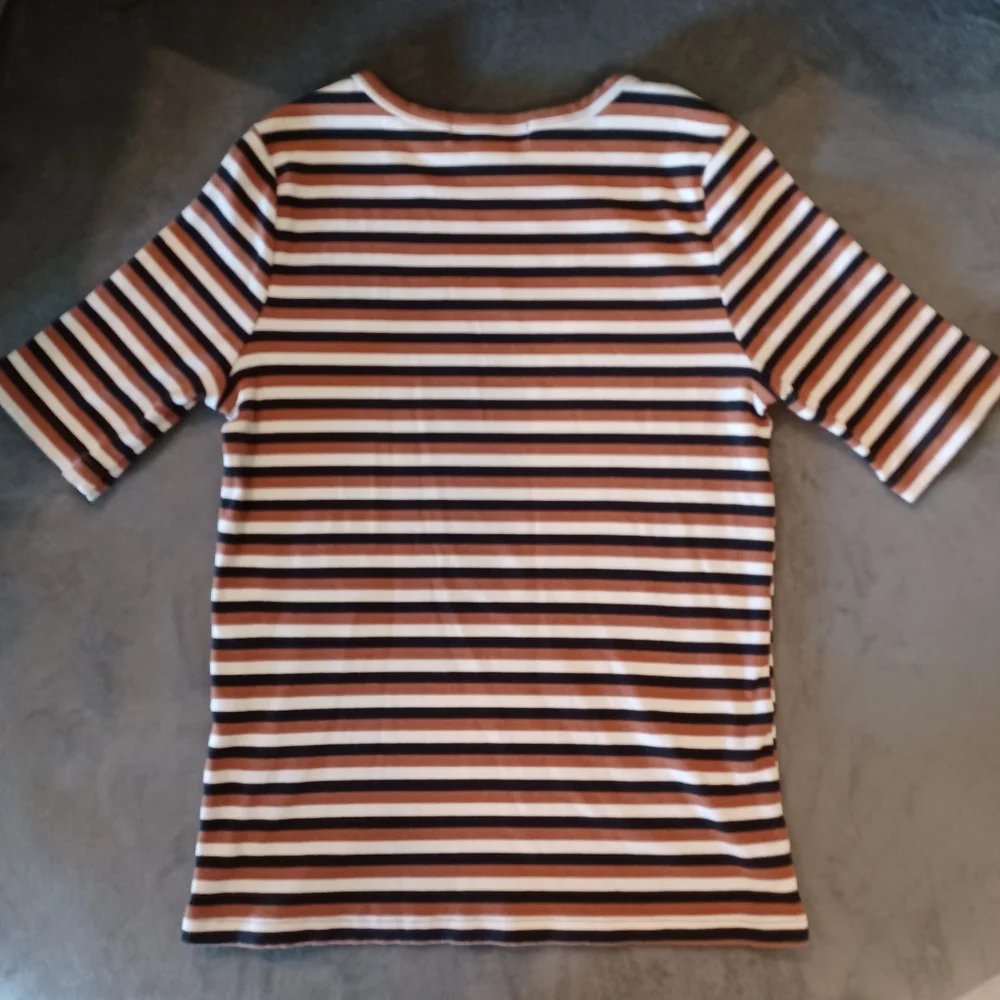 Forever 21 Striped T-shirt - Picture 2 of 3